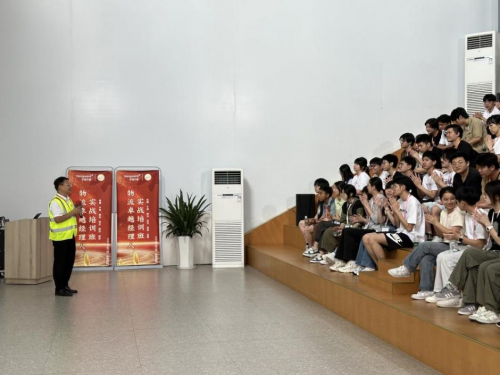 香港学子赴华润万家凤岗物流中心交流(图3)